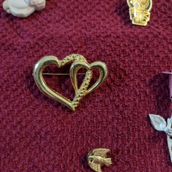 Assorted Brooch and Pin Set on Red Fabric - Picture 10 of 11